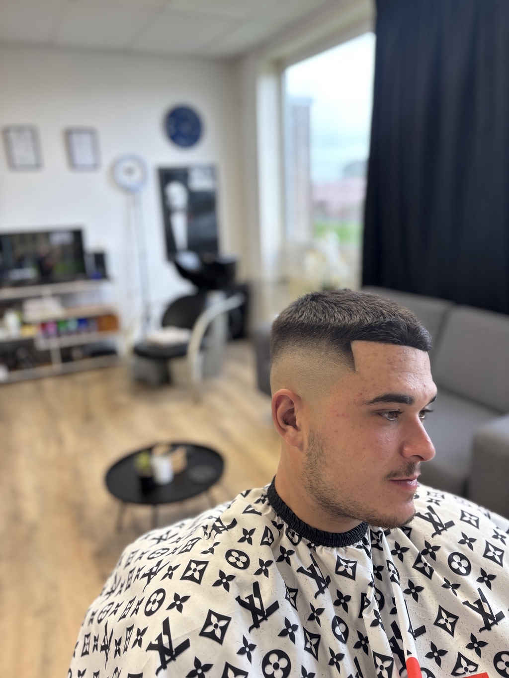 Een strakke fade, geknipt bij Barber Dylan in Heerhugowaard