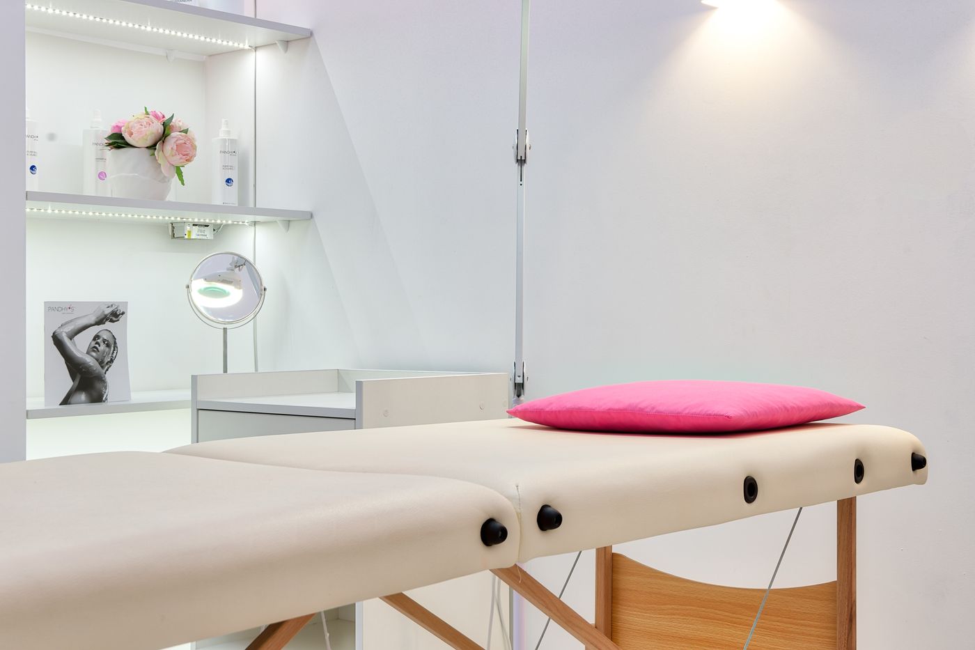 De behandelkamer van Beauty by Aydan in Schiedam
