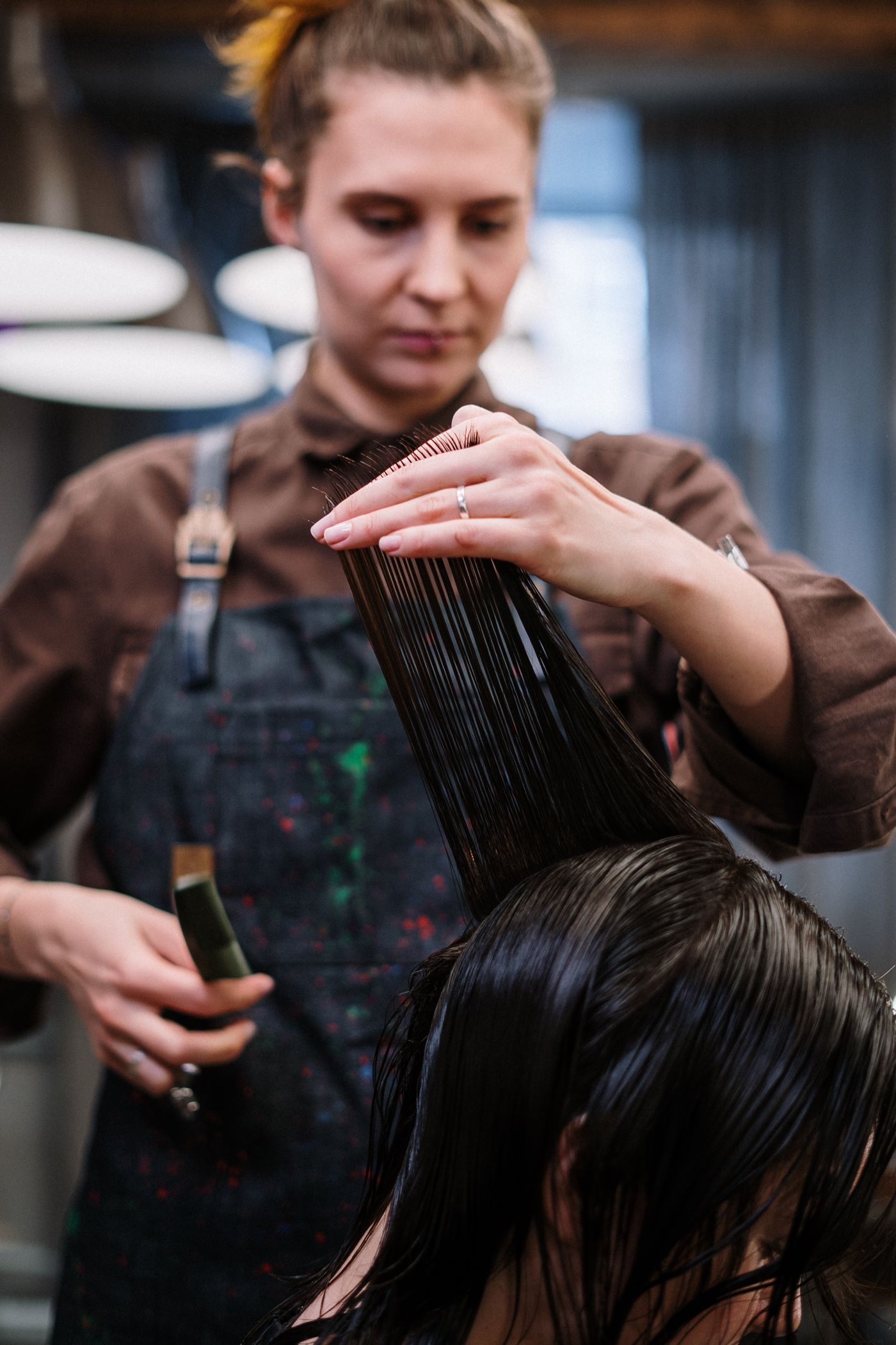 Aan het werk in Kapsalon Marlies