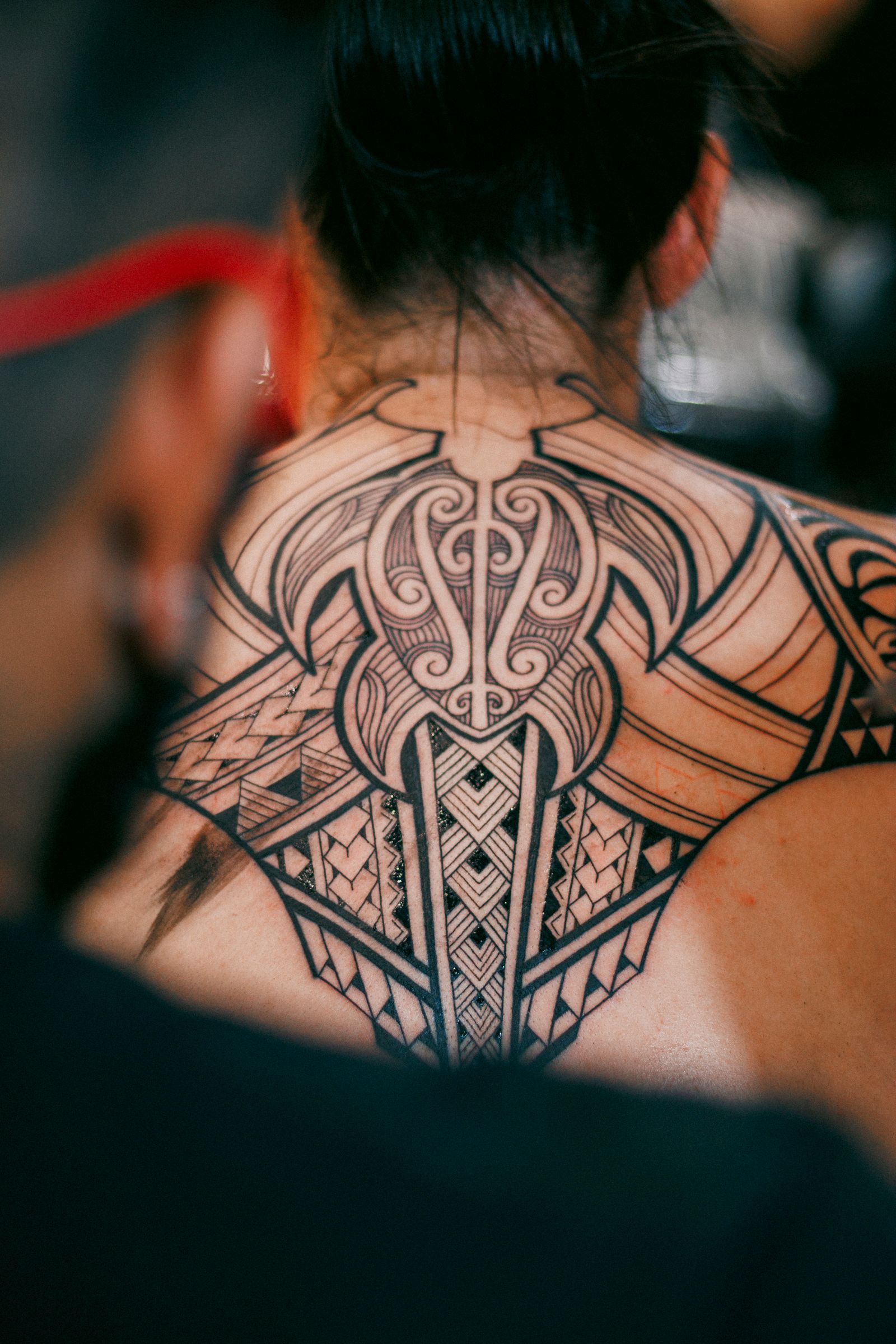 Blackwork tattoo, grof lijnwerk