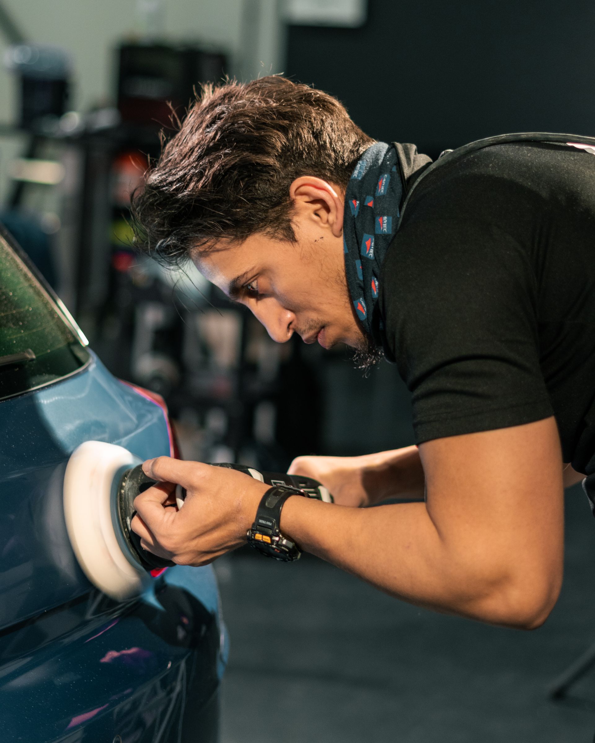 Eigenaar van MedAutoCare aan het werk