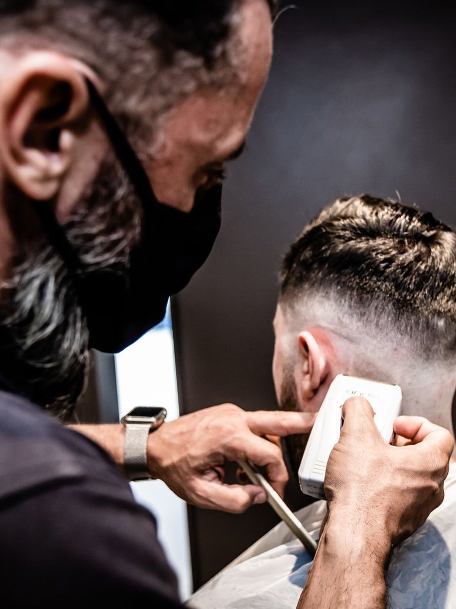Knippen en baard bij Sharp Cuts